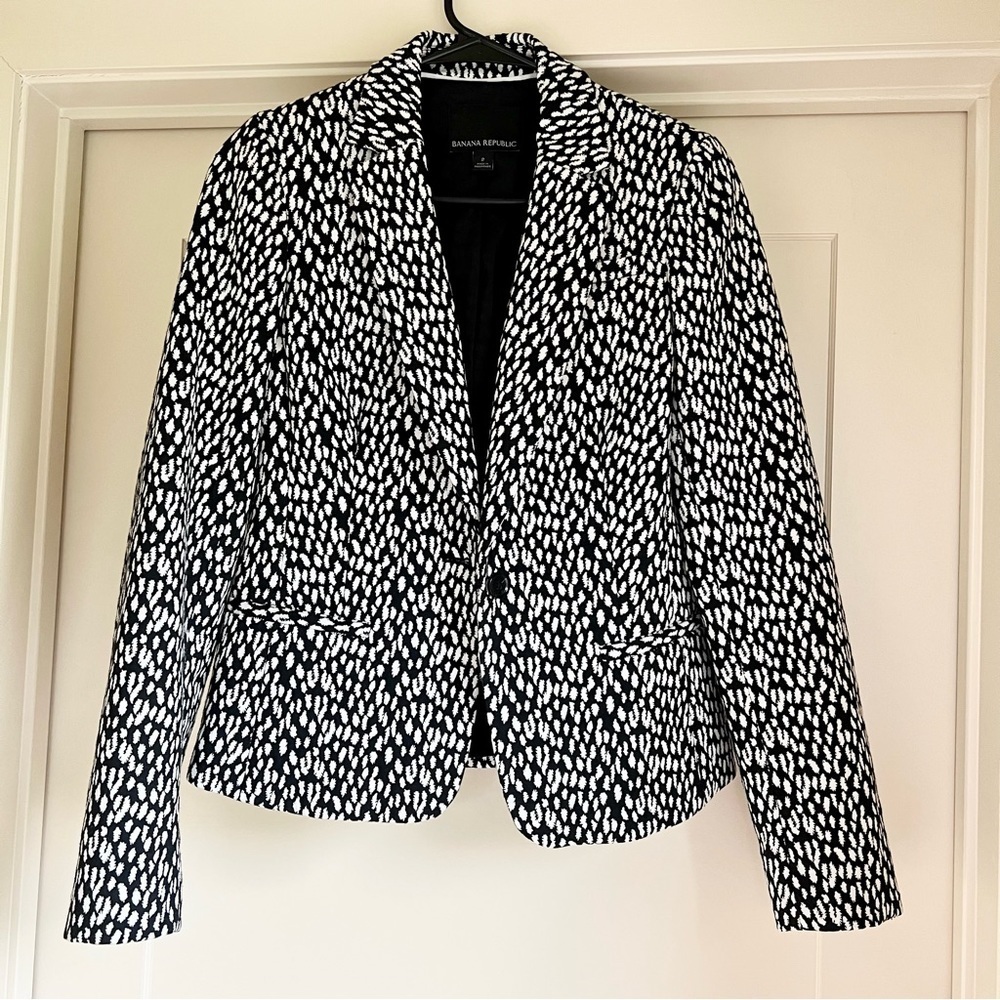 Banana republic women’s blazer size 2